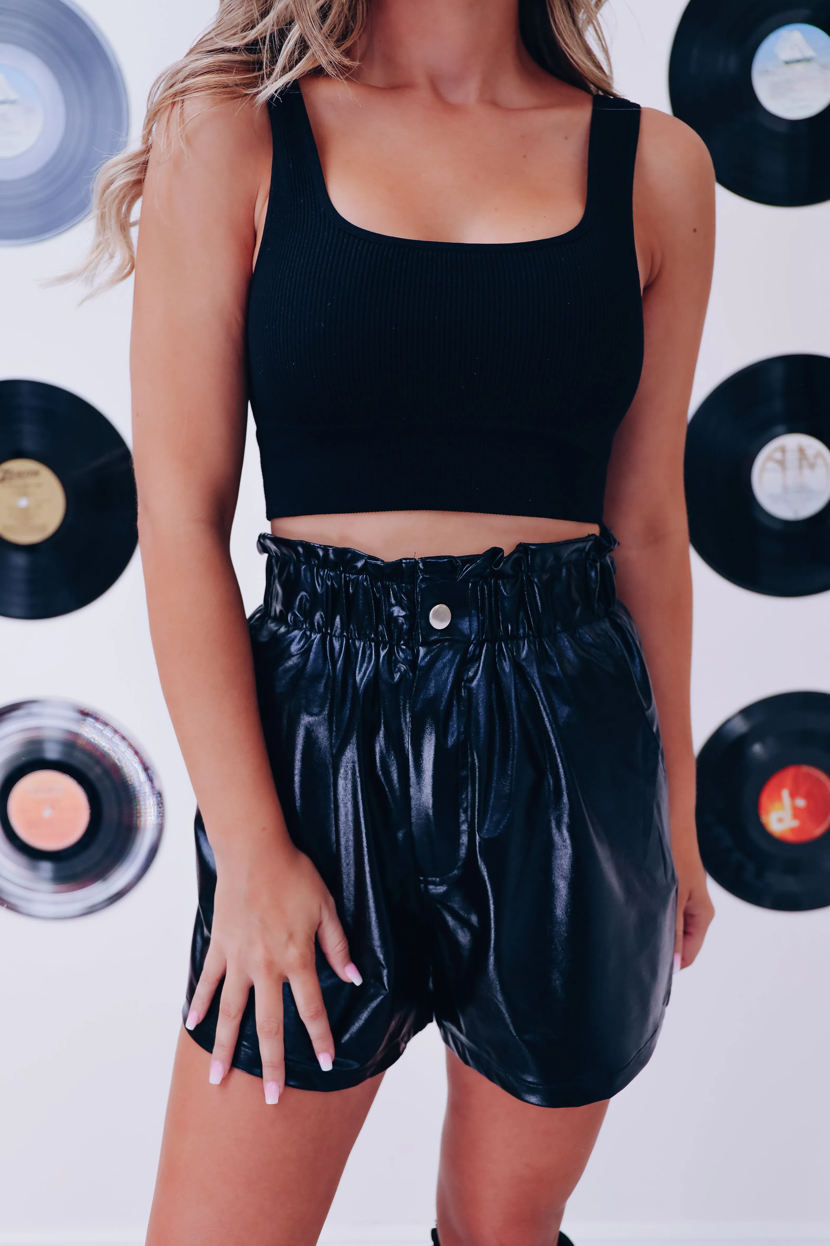 Tiane Ribbed Cropped Tank - Black